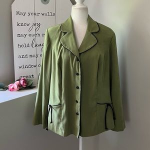 Dressbarn NWOT Laurel Green Velvety SoFt Lightweight Jacket